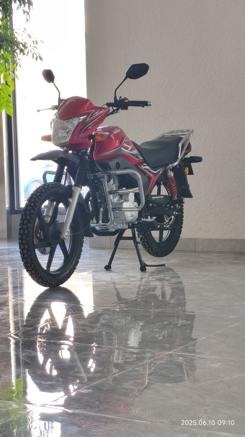 NM150 R-AVANGER On-Road Motorcycles — factory photograph