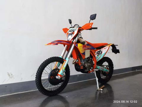 NM300GY KP24 Off-Road Motorcycles — factory photograph